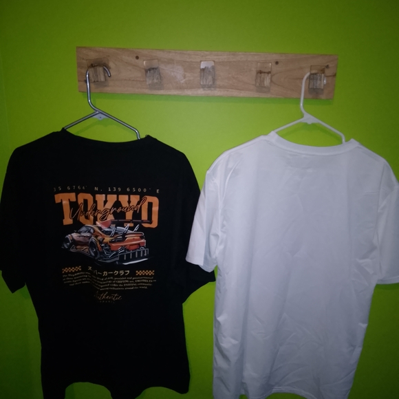 2 Japanese Racing T-shirts With Large Graphics In Size XL - Picture 2 of 5